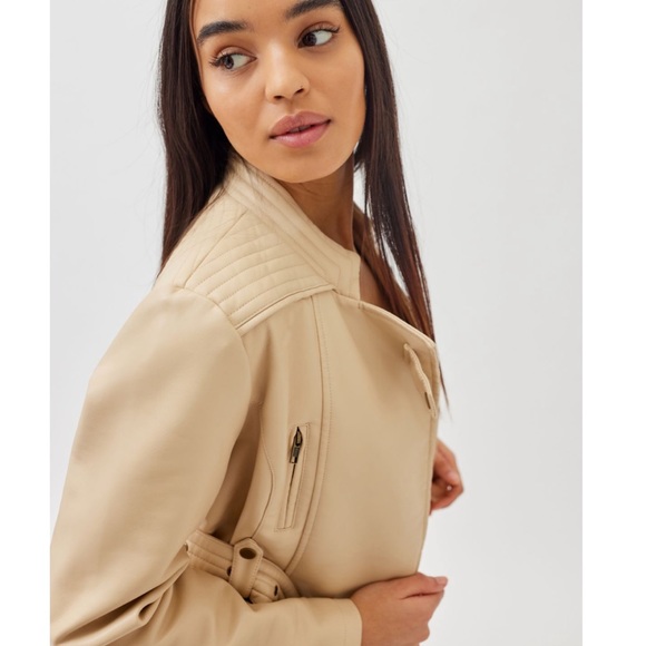 NWT UO Faux Leather Belted Moto Jacket in Cream - Picture 3 of 4